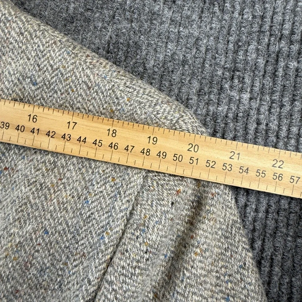 Cricketeer Blazer Mens 46 Gray Tweed Herringbone Wool Made USA 2 Button Dillards